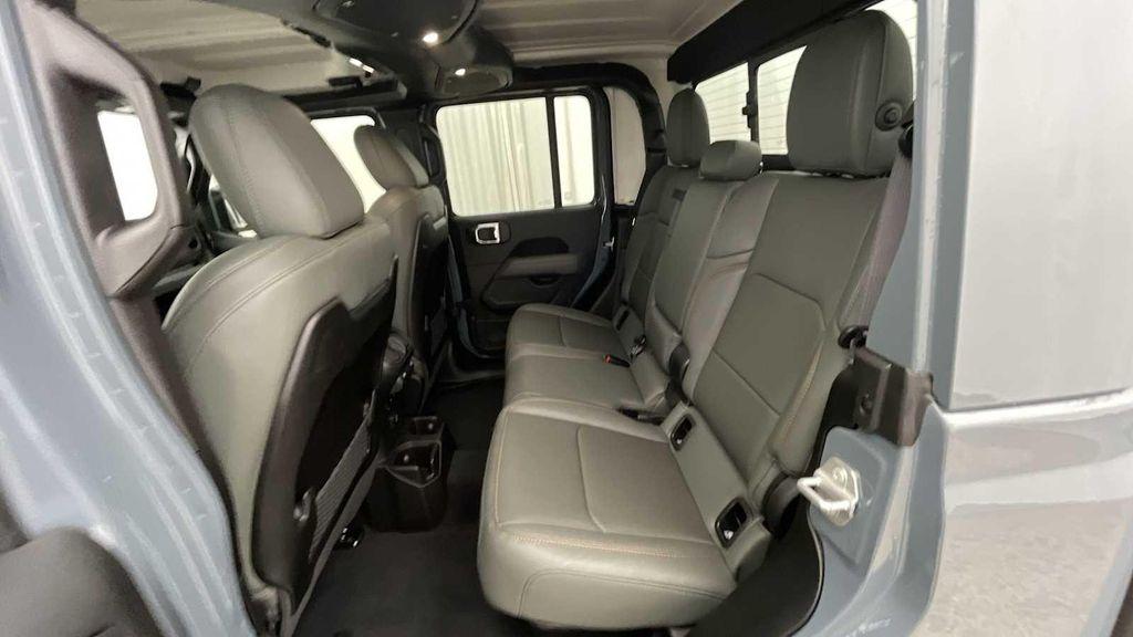 new 2025 Jeep Gladiator car, priced at $50,771