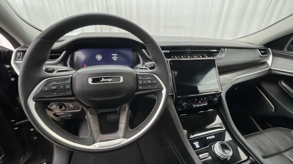 used 2024 Jeep Grand Cherokee car, priced at $32,695