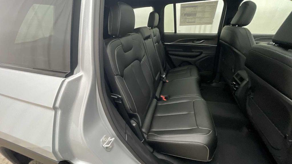 new 2025 Jeep Grand Cherokee car, priced at $41,125