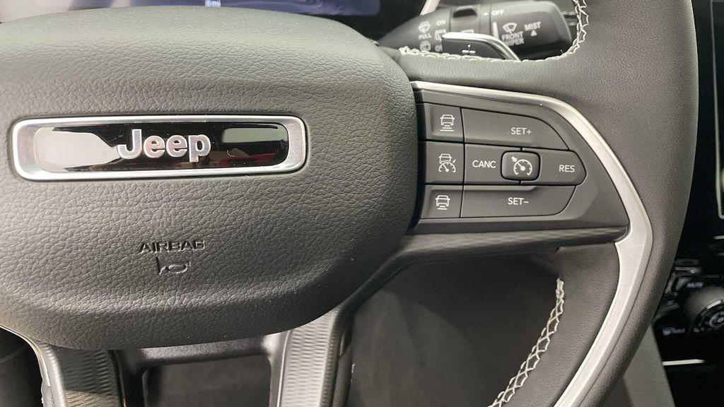 new 2025 Jeep Grand Cherokee car, priced at $36,880