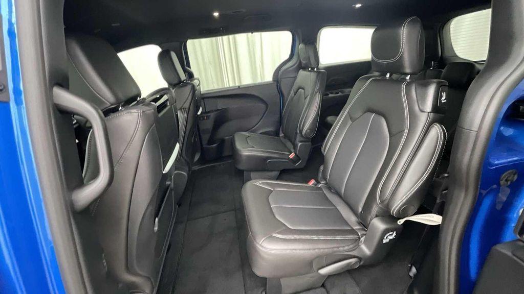 new 2026 Chrysler Pacifica car, priced at $46,885