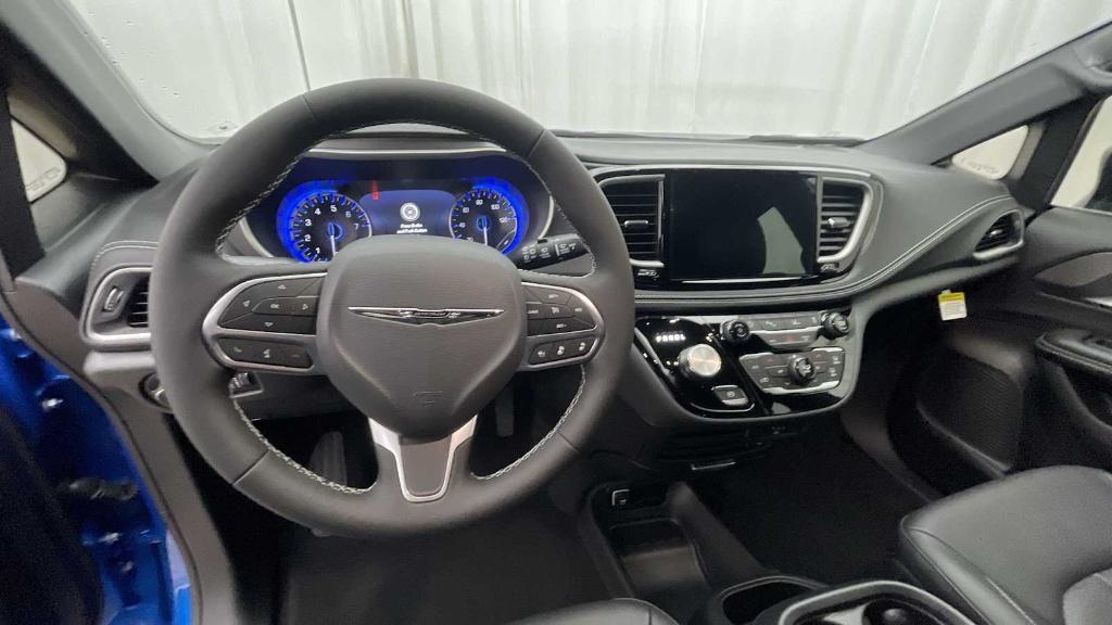 new 2026 Chrysler Pacifica car, priced at $46,885