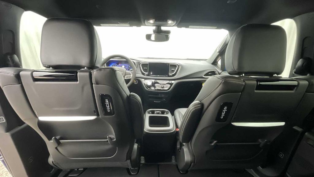 new 2026 Chrysler Pacifica car, priced at $46,885