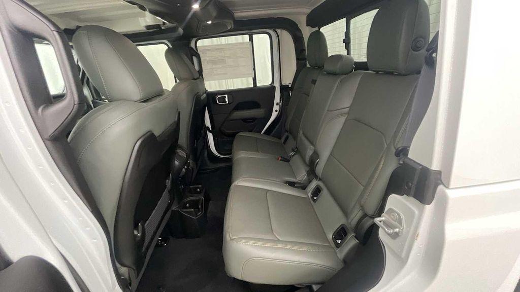 new 2025 Jeep Gladiator car, priced at $52,235