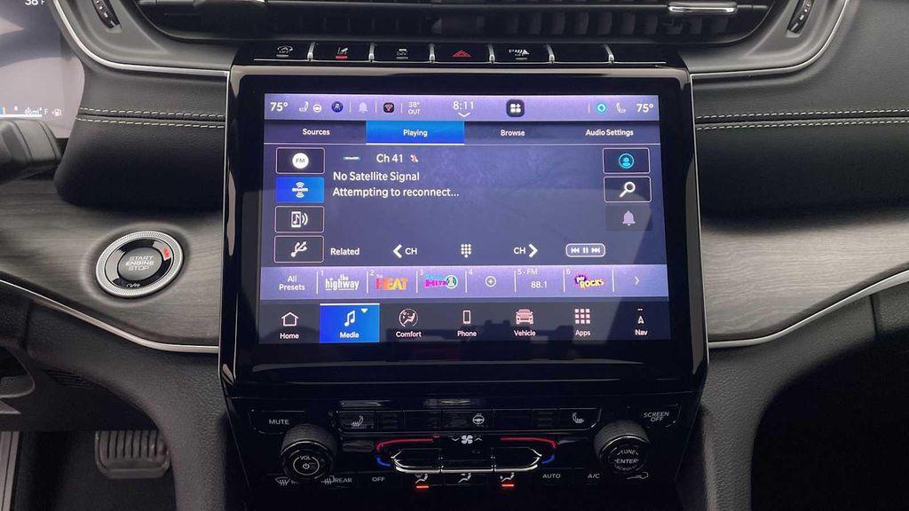 new 2025 Jeep Grand Cherokee car, priced at $47,980