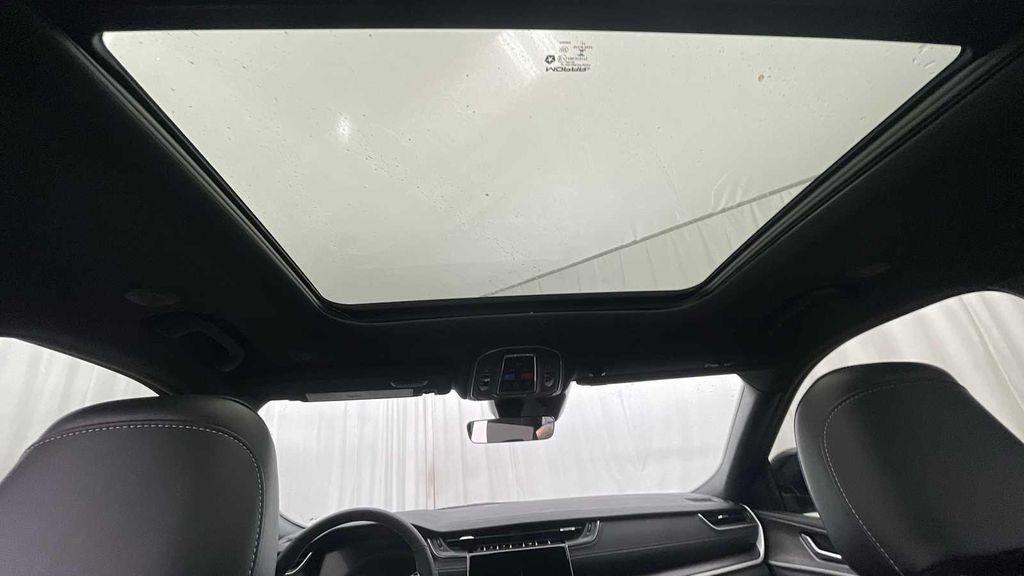 new 2025 Jeep Grand Cherokee car, priced at $47,980