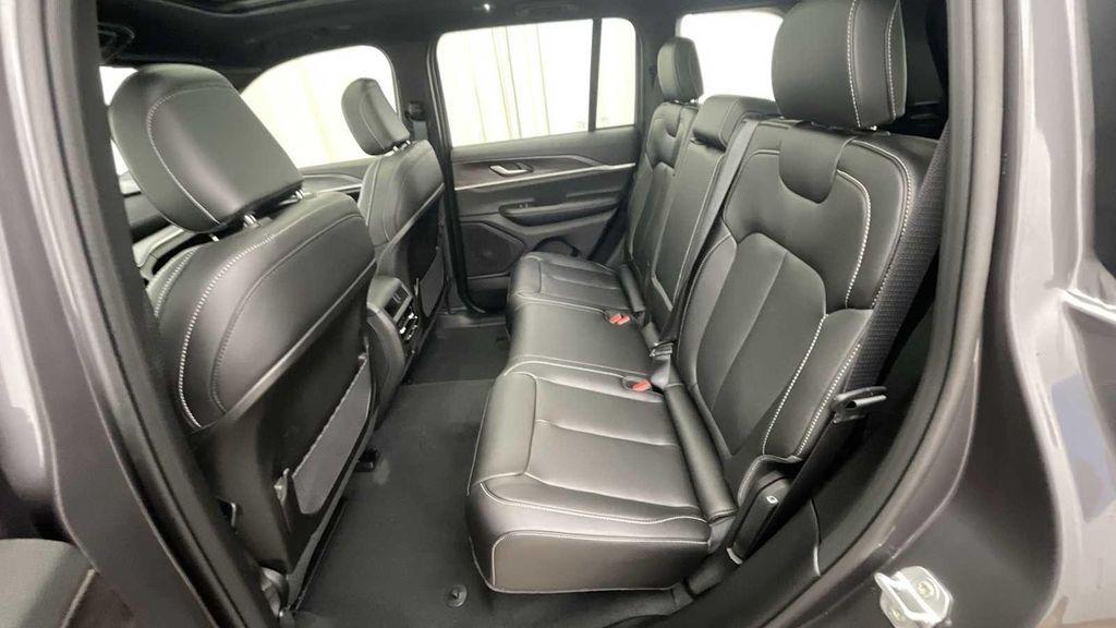 new 2025 Jeep Grand Cherokee car, priced at $47,980