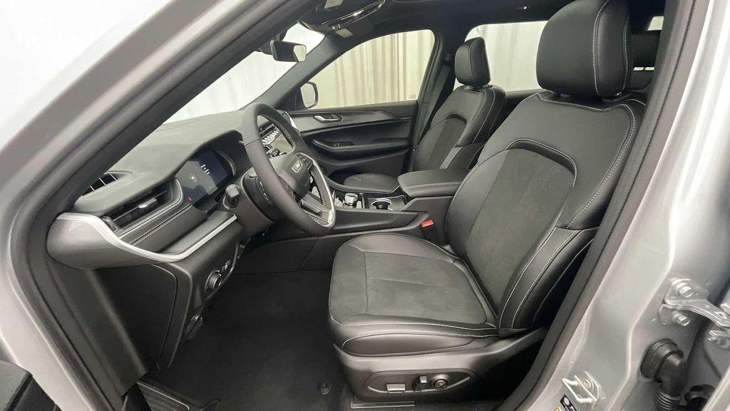 new 2025 Jeep Grand Cherokee L car, priced at $41,940