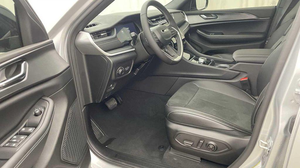 new 2025 Jeep Grand Cherokee L car, priced at $41,940