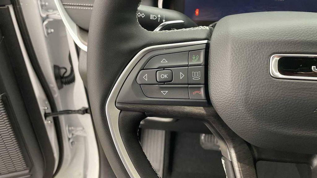 new 2026 Jeep Grand Cherokee car, priced at $43,223