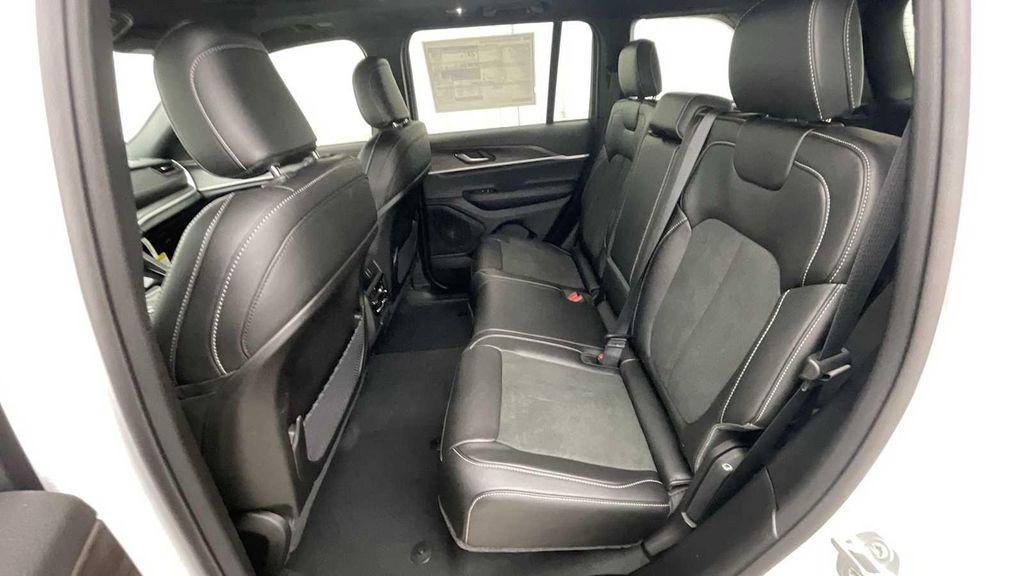 new 2026 Jeep Grand Cherokee car, priced at $43,223