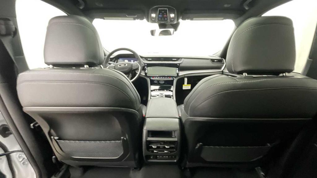 new 2026 Jeep Grand Cherokee car, priced at $47,480