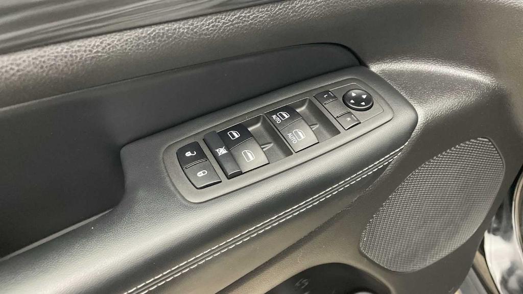 used 2021 Jeep Grand Cherokee car, priced at $24,998