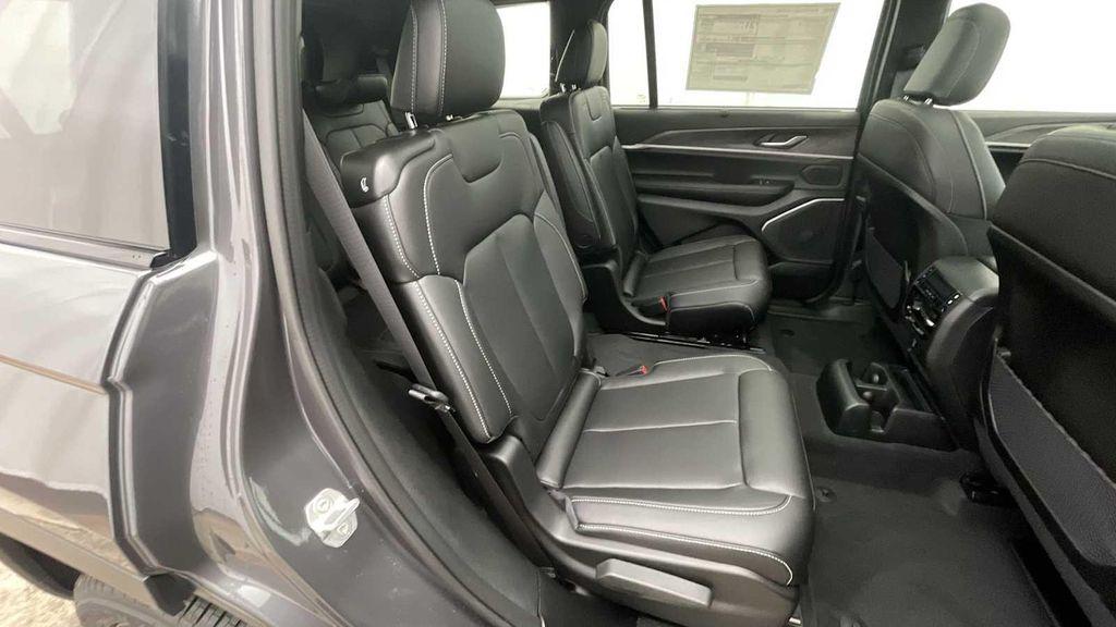 new 2025 Jeep Grand Cherokee L car, priced at $51,917