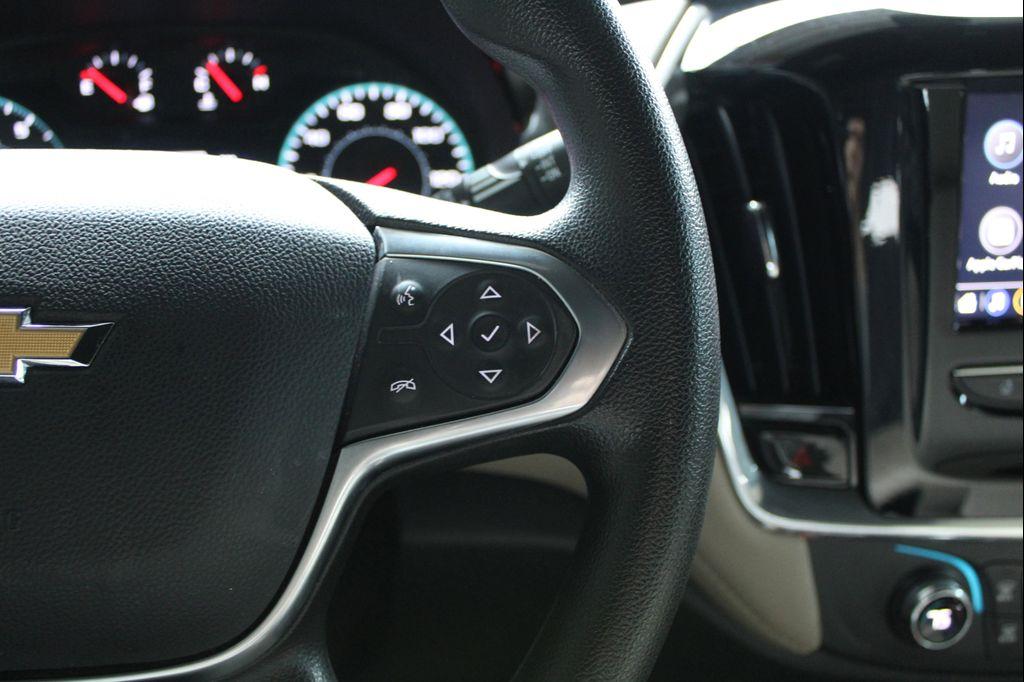 used 2023 Chevrolet Traverse car, priced at $19,569