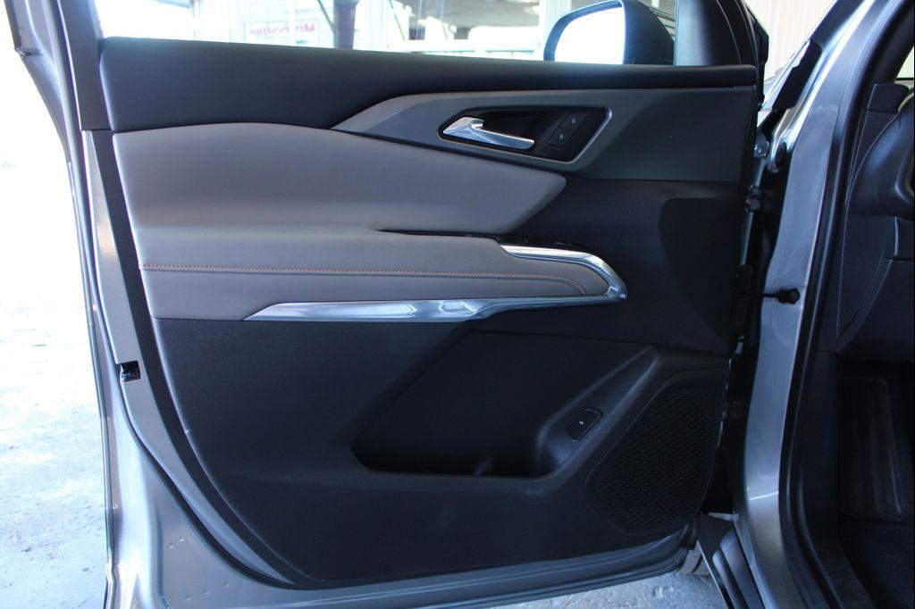 used 2025 Chevrolet Traverse car, priced at $33,999