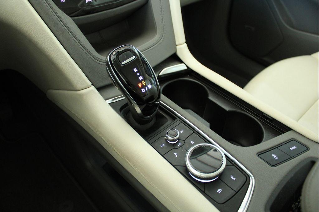 used 2023 Cadillac XT6 car, priced at $34,999