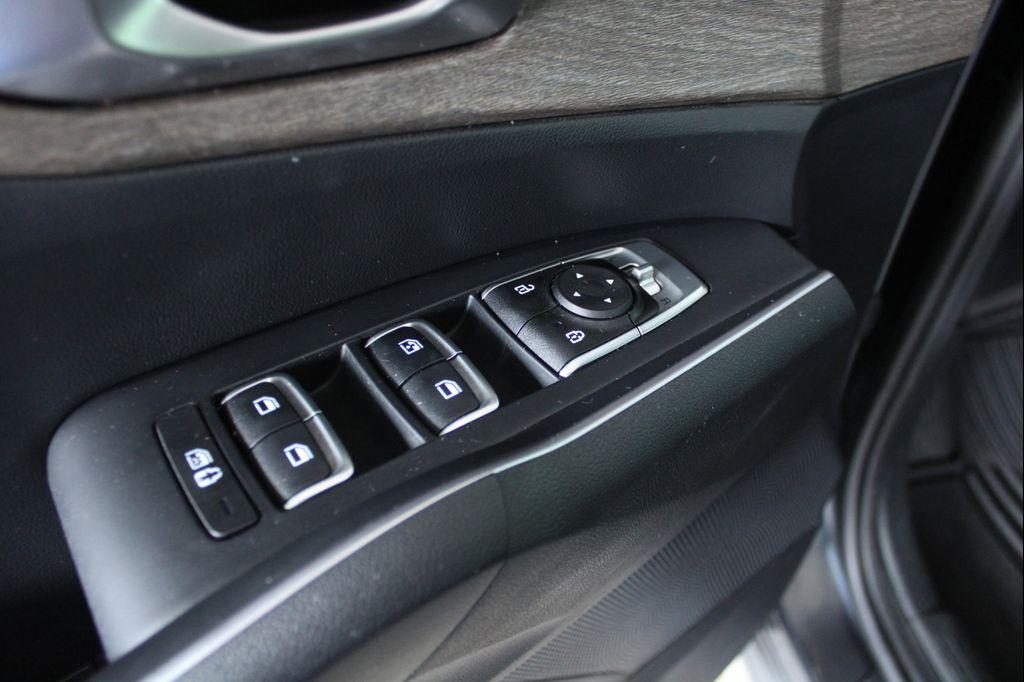 used 2023 Kia Sorento car, priced at $29,999