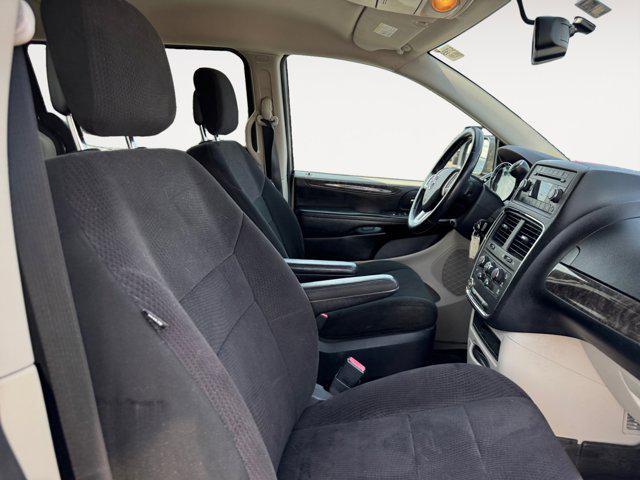 2011 Dark Charcoal Pearl Dodge Grand Caravan