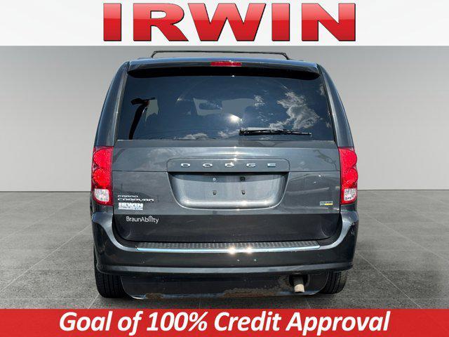 2011 Dark Charcoal Pearl Dodge Grand Caravan