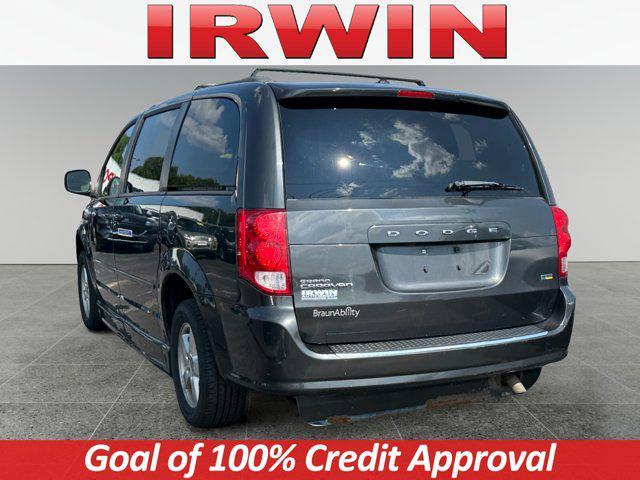 2011 Dark Charcoal Pearl Dodge Grand Caravan