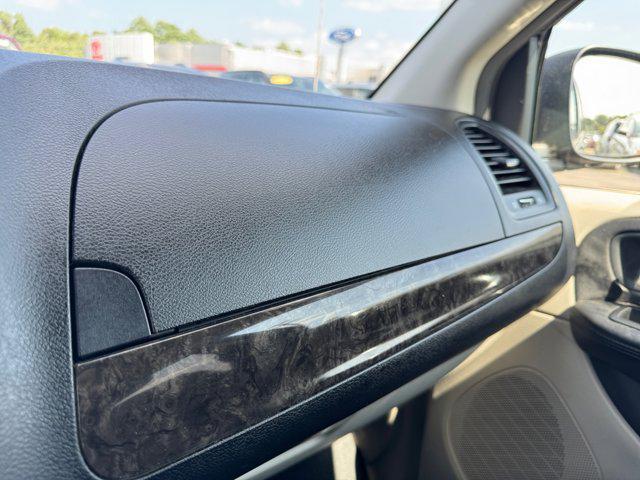 2011 Dark Charcoal Pearl Dodge Grand Caravan