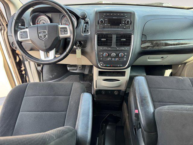 2011 Dark Charcoal Pearl Dodge Grand Caravan