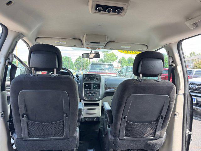 2011 Dark Charcoal Pearl Dodge Grand Caravan