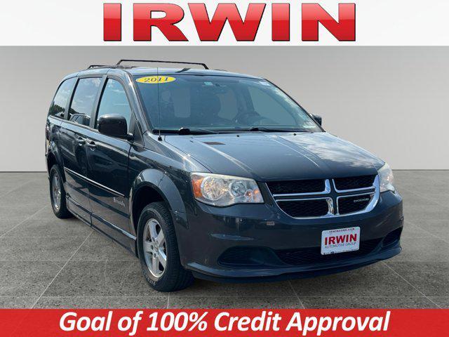 2011 Dark Charcoal Pearl Dodge Grand Caravan