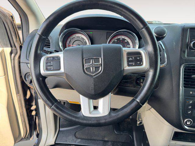 2011 Dark Charcoal Pearl Dodge Grand Caravan