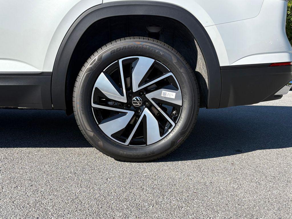 new 2026 Volkswagen Atlas car, priced at $43,585