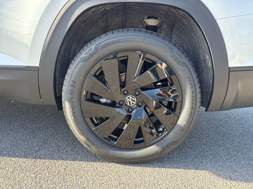 new 2026 Volkswagen Atlas car, priced at $44,396