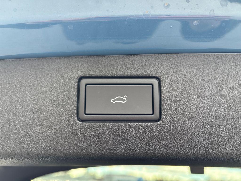 new 2026 Volkswagen Tiguan car, priced at $33,991