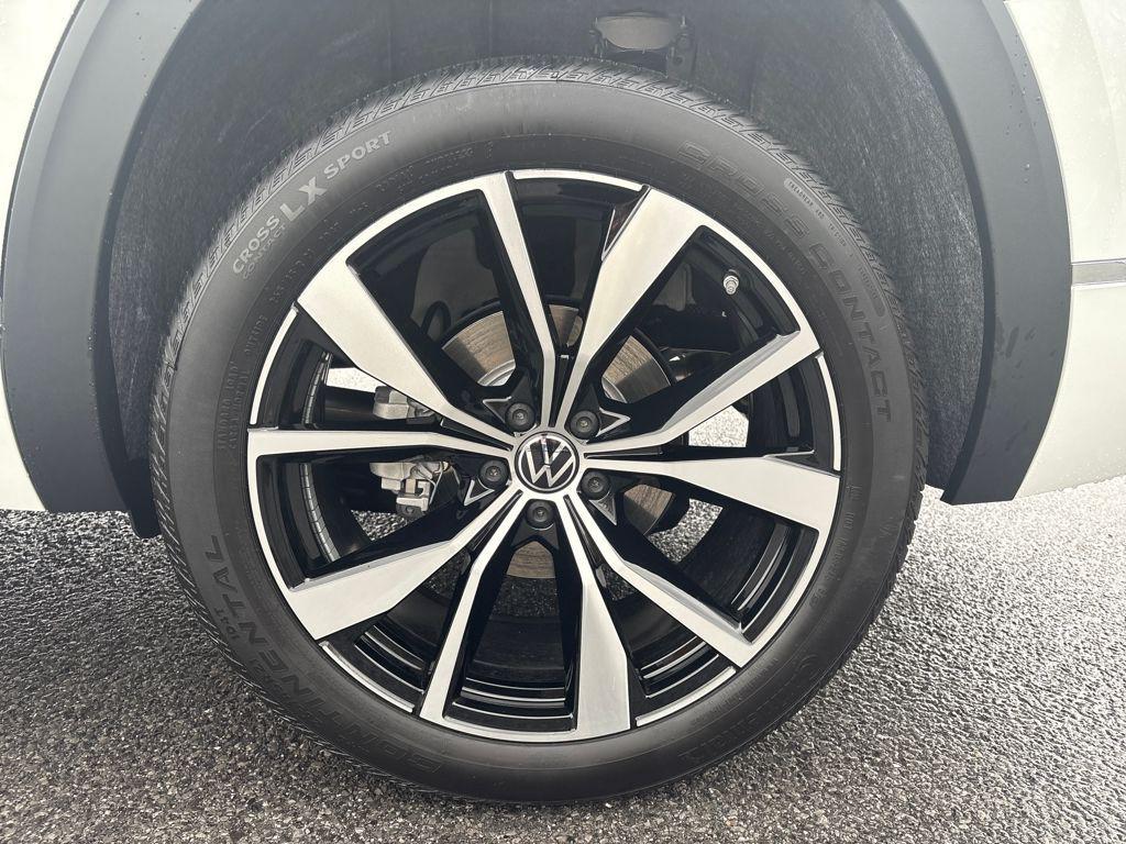 new 2026 Volkswagen Atlas car, priced at $52,822