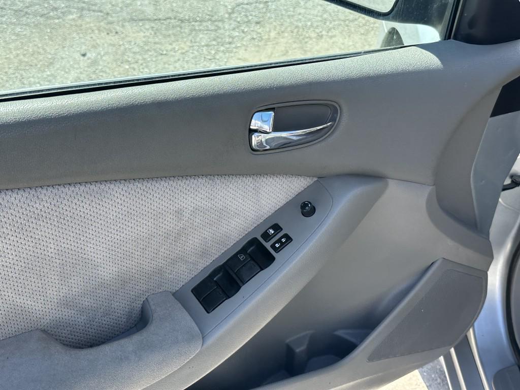 used 2007 Nissan Altima car, priced at $3,900