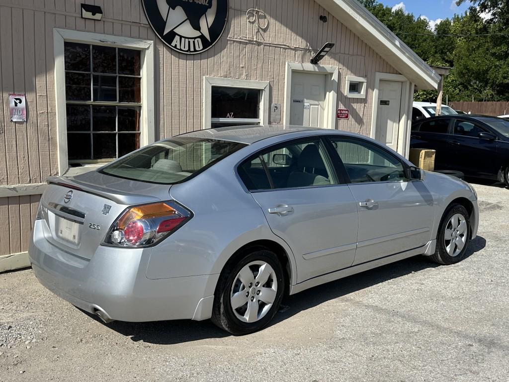 used 2007 Nissan Altima car, priced at $3,900