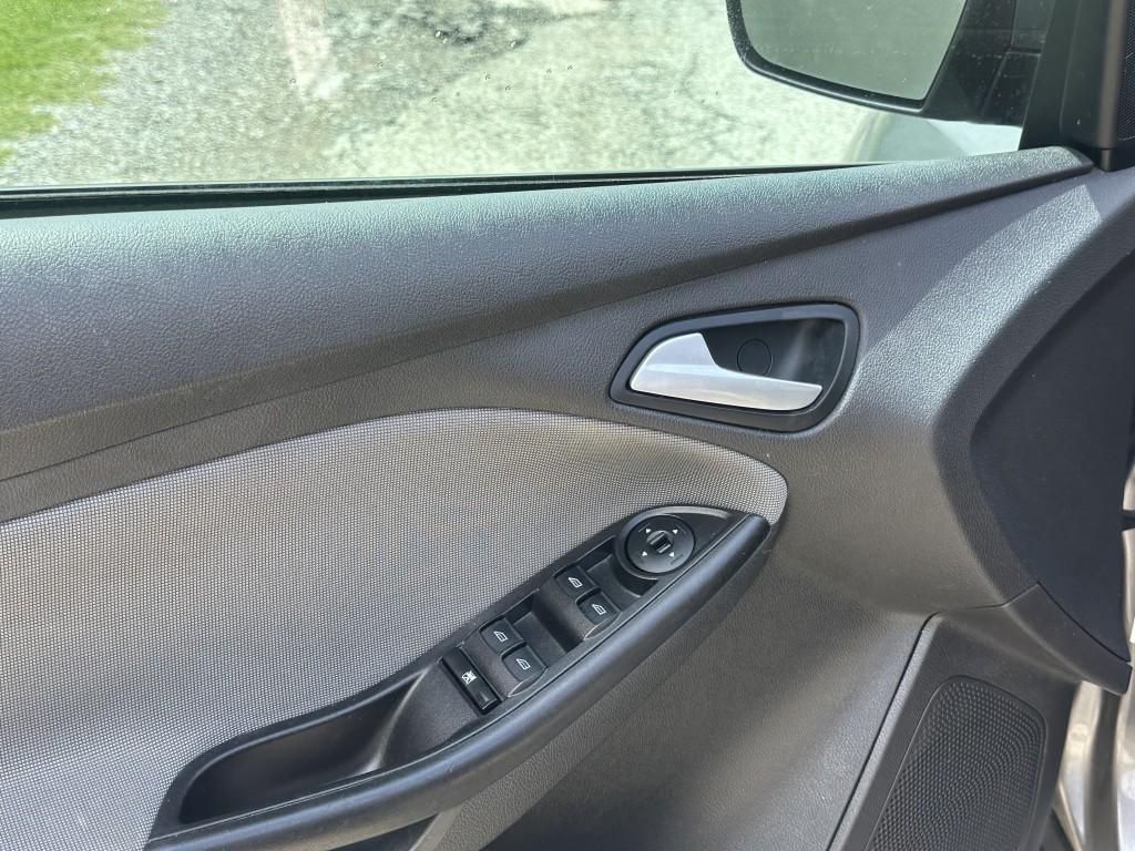 used 2014 Ford Focus car, priced at $5,900