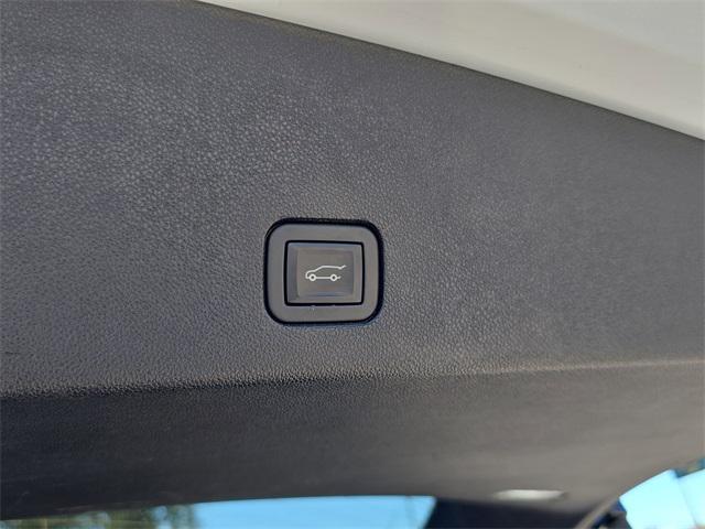 used 2023 Cadillac XT6 car, priced at $36,491