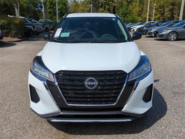 new 2025 Nissan Kicks car, priced at $21,956