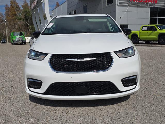 used 2024 Chrysler Pacifica car, priced at $36,705