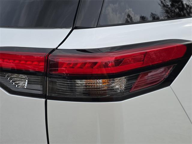 new 2025 Nissan Pathfinder car, priced at $33,676