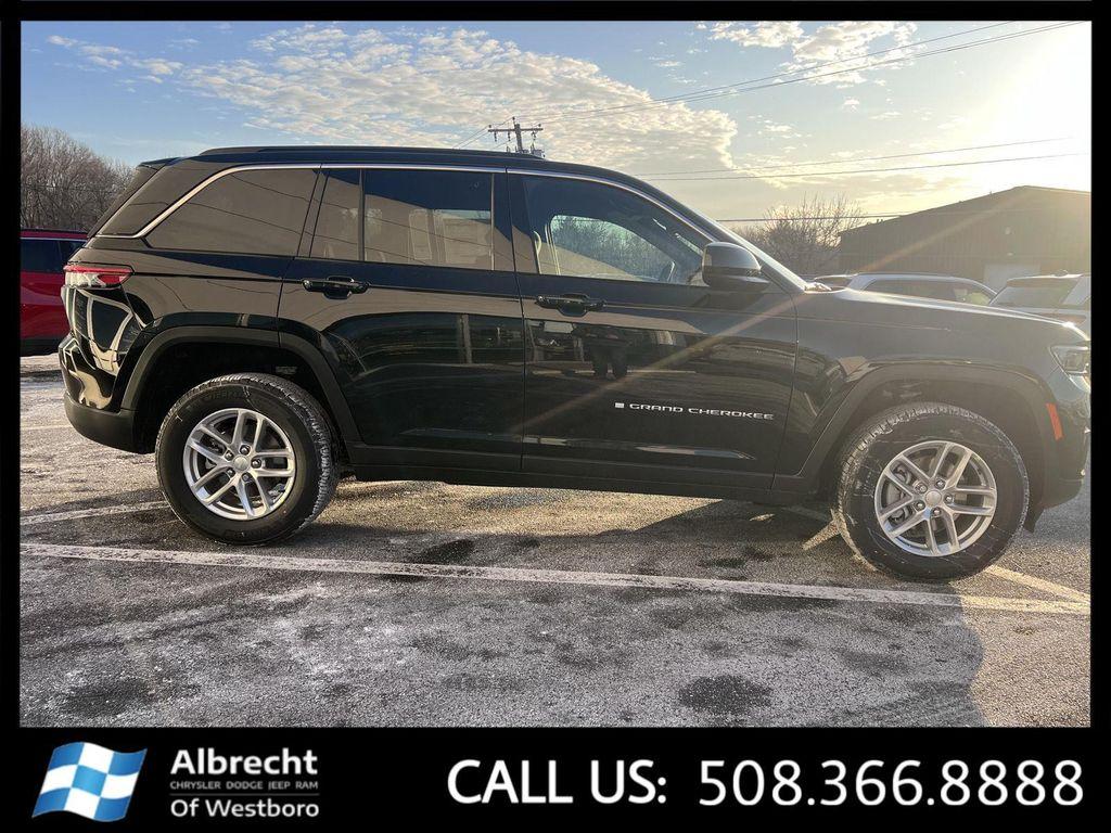 new 2025 Jeep Grand Cherokee car, priced at $37,142
