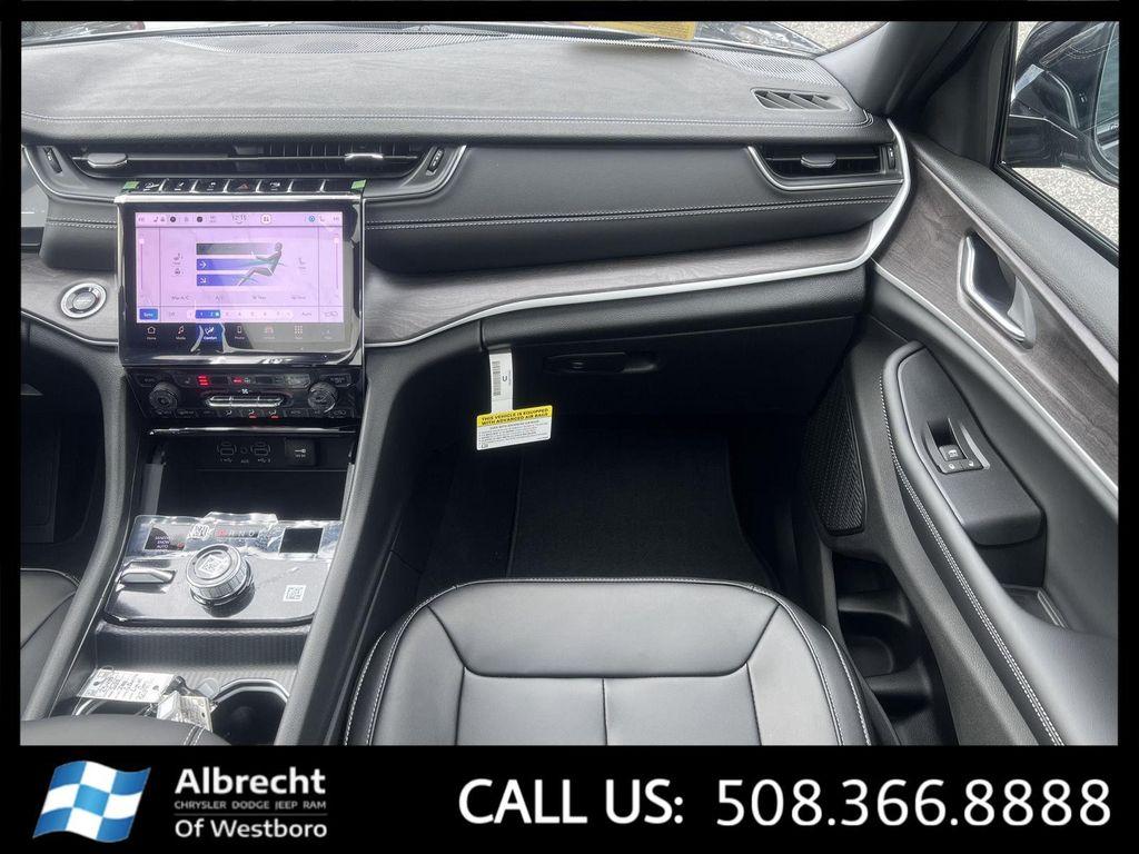 new 2025 Jeep Grand Cherokee car, priced at $46,509