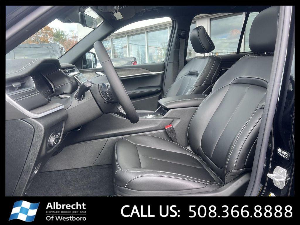 new 2025 Jeep Grand Cherokee car, priced at $46,509