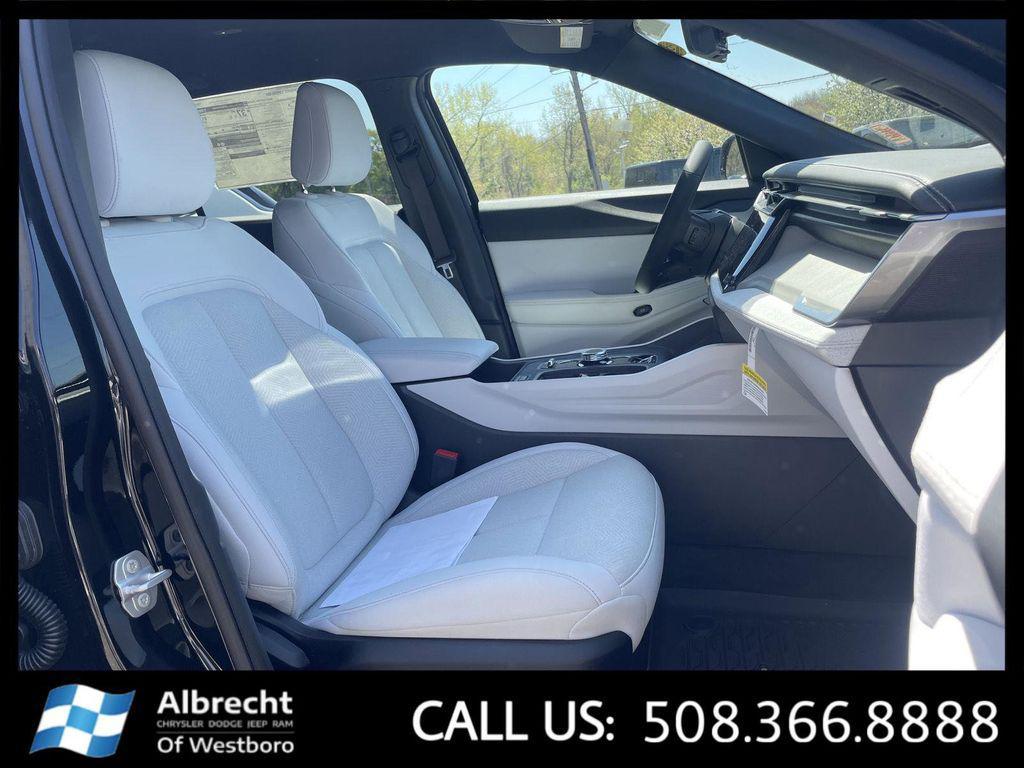 new 2026 Jeep Cherokee car, priced at $40,018