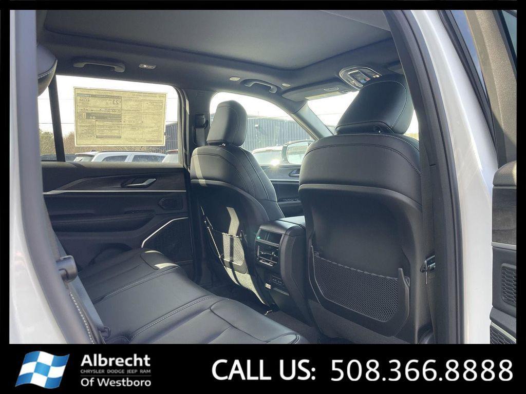 new 2026 Jeep Grand Cherokee car, priced at $44,159