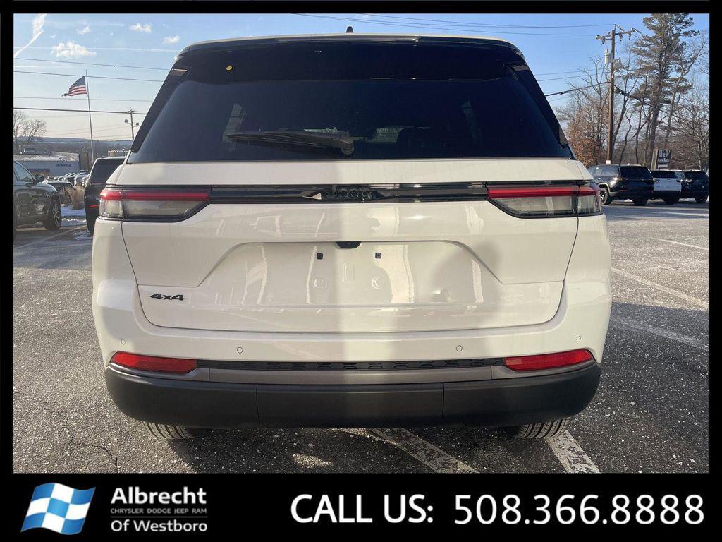 new 2026 Jeep Grand Cherokee car, priced at $42,365