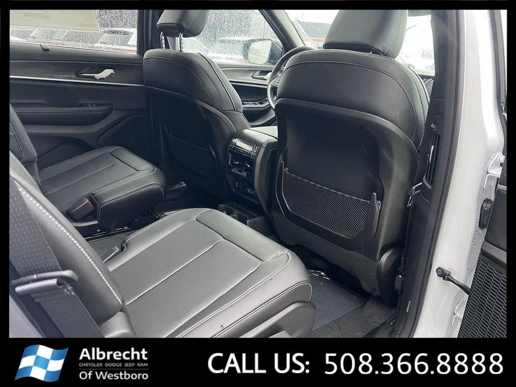 new 2025 Jeep Grand Cherokee L car, priced at $48,513