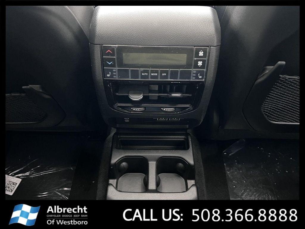 new 2025 Jeep Grand Cherokee L car, priced at $48,513