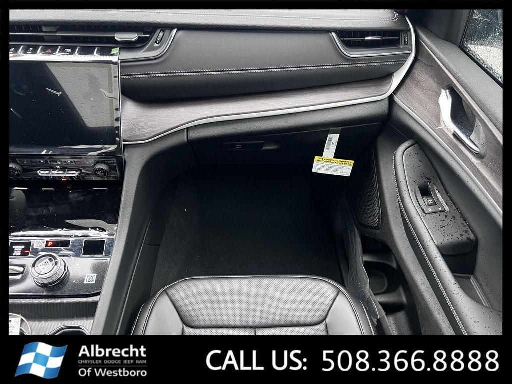 new 2025 Jeep Grand Cherokee L car, priced at $48,513